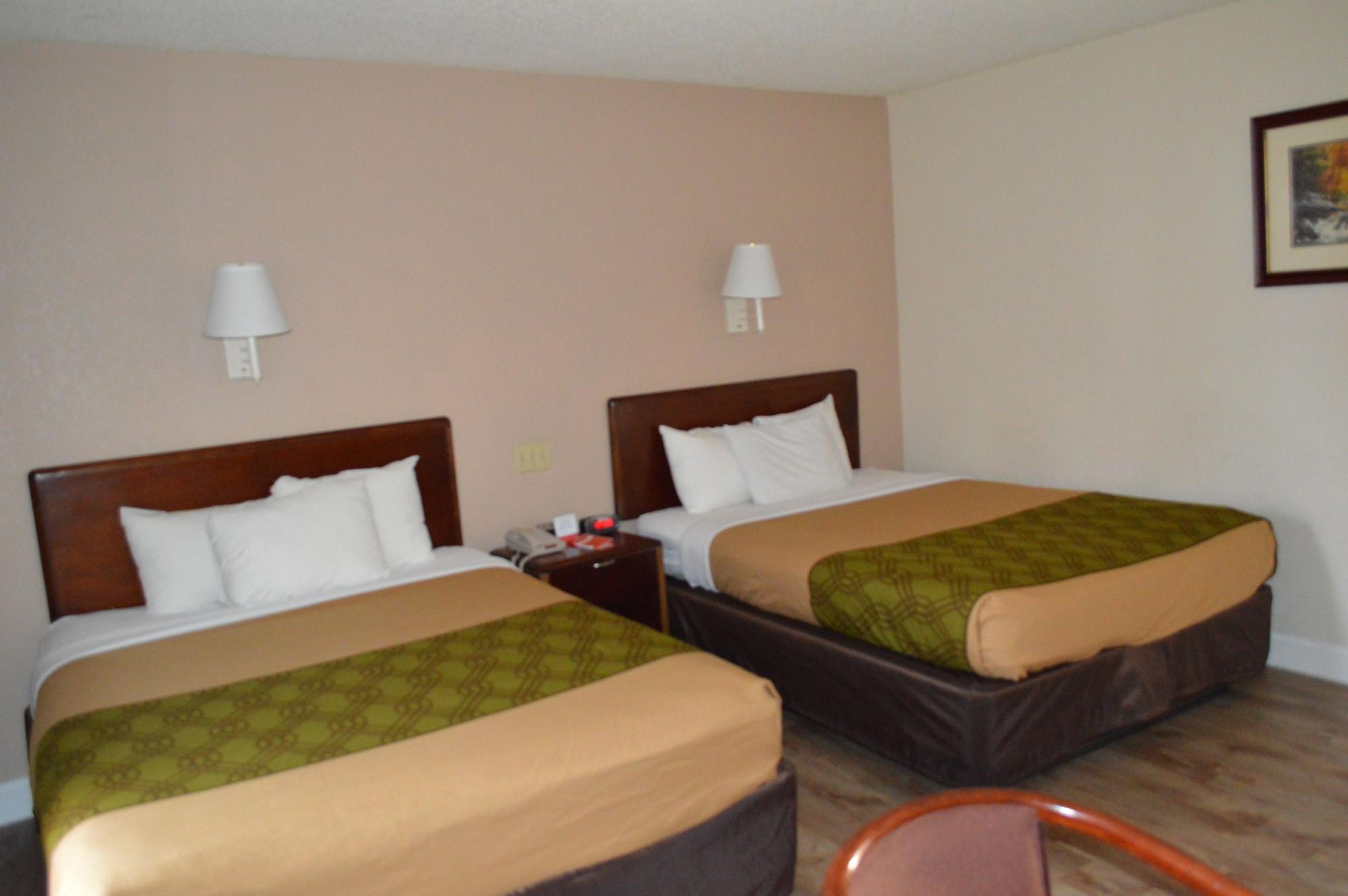 Econo Lodge Inn & Suites On The River Gatlinburg Ngoại thất bức ảnh