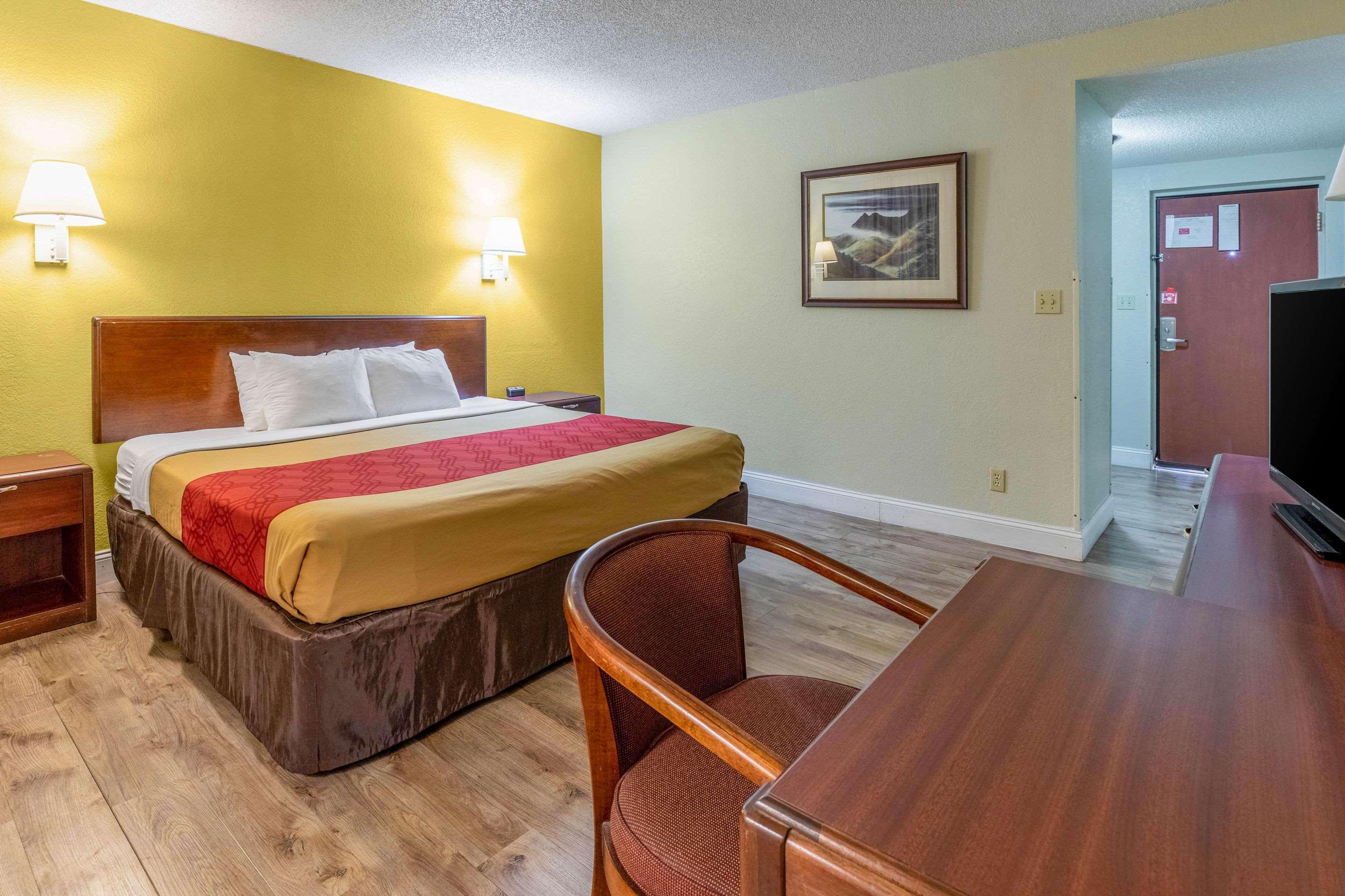 Econo Lodge Inn & Suites On The River Gatlinburg Ngoại thất bức ảnh