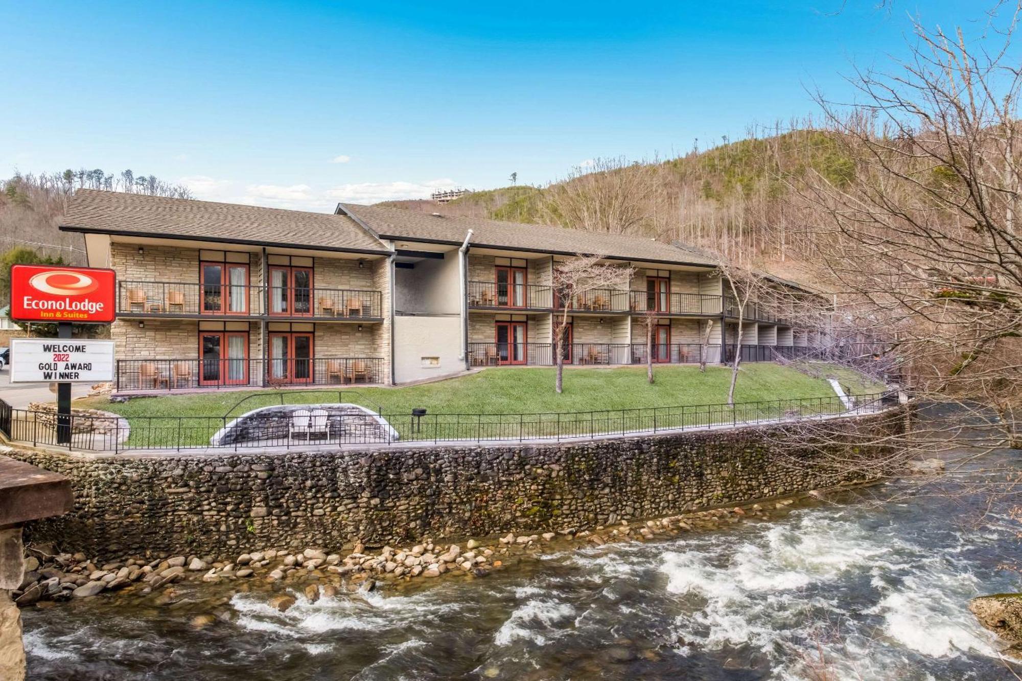 Econo Lodge Inn & Suites On The River Gatlinburg Ngoại thất bức ảnh