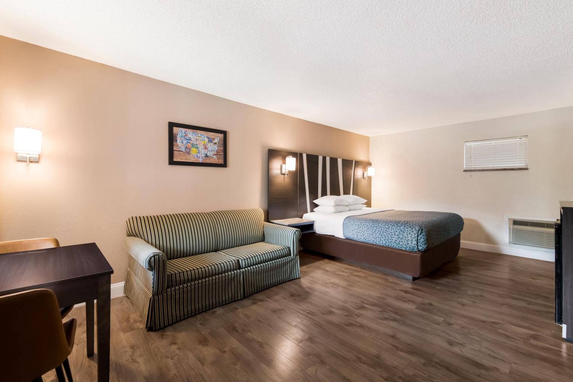 Econo Lodge Inn & Suites On The River Gatlinburg Ngoại thất bức ảnh