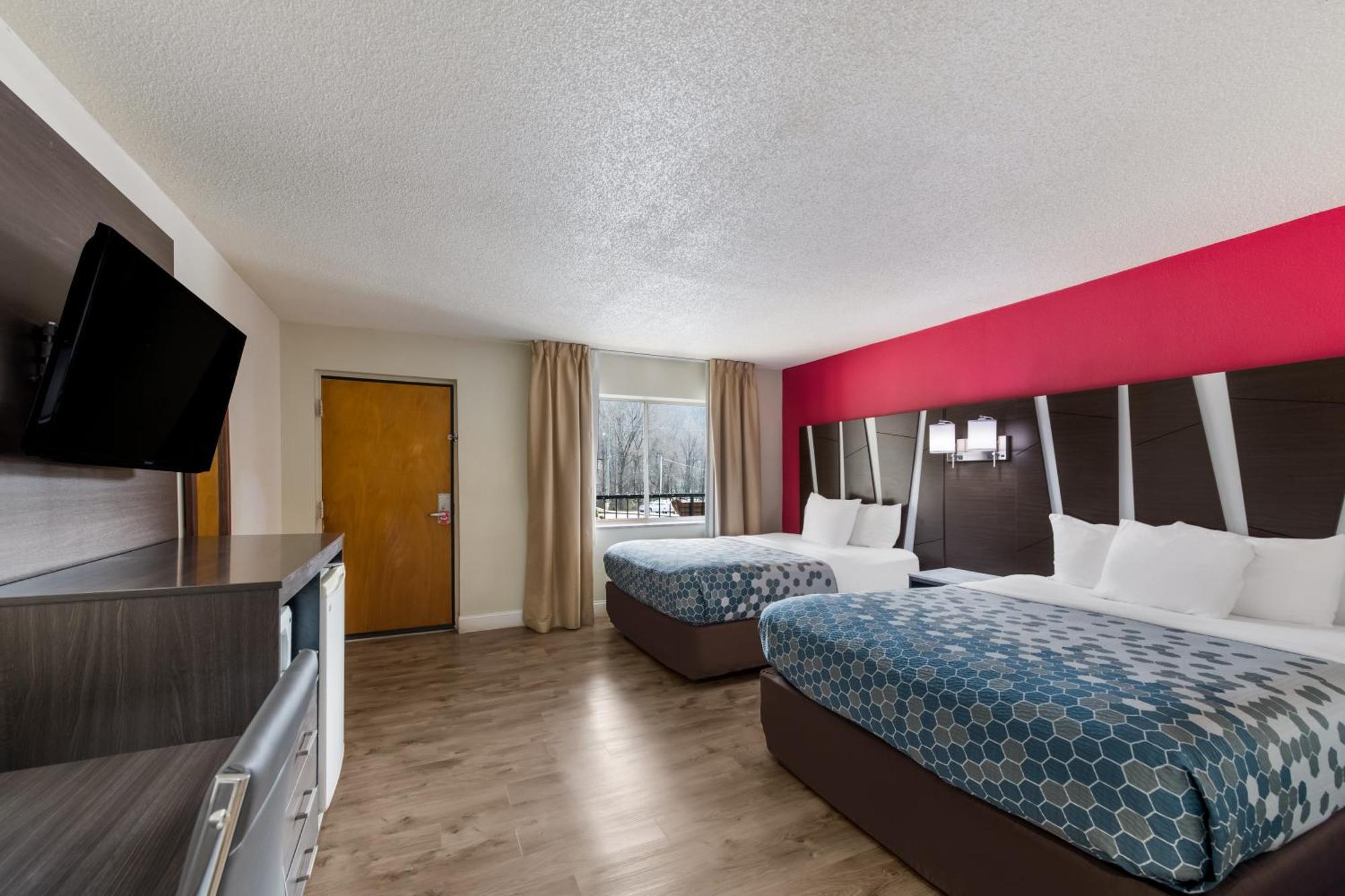 Econo Lodge Inn & Suites On The River Gatlinburg Ngoại thất bức ảnh