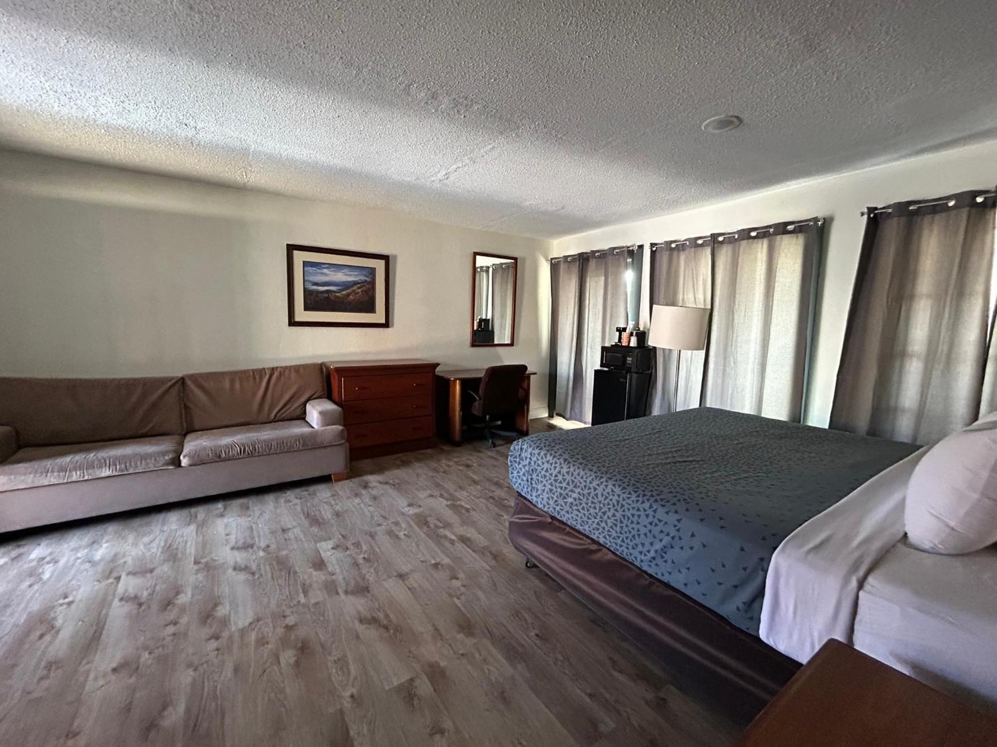 Econo Lodge Inn & Suites On The River Gatlinburg Ngoại thất bức ảnh