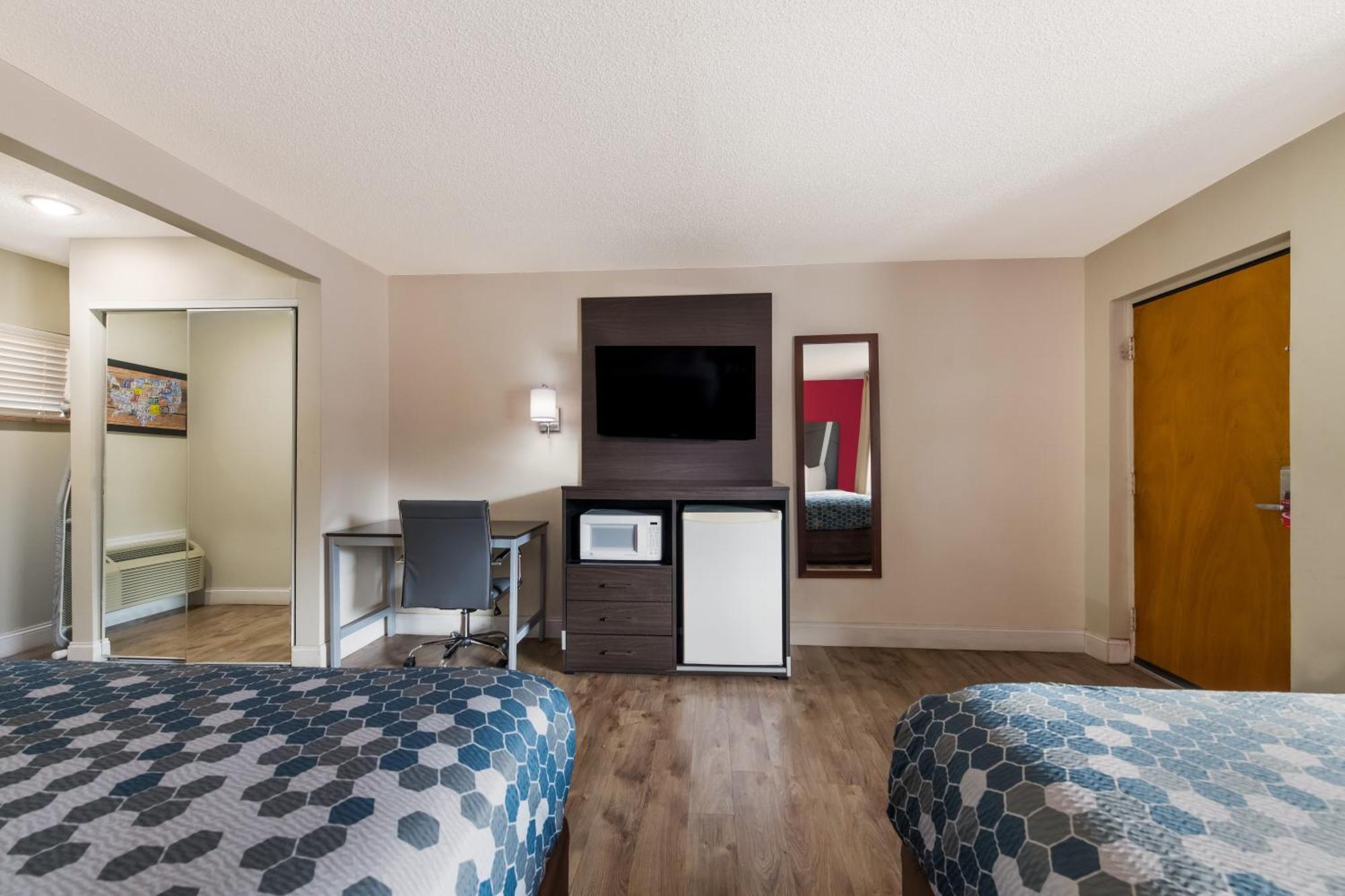 Econo Lodge Inn & Suites On The River Gatlinburg Ngoại thất bức ảnh